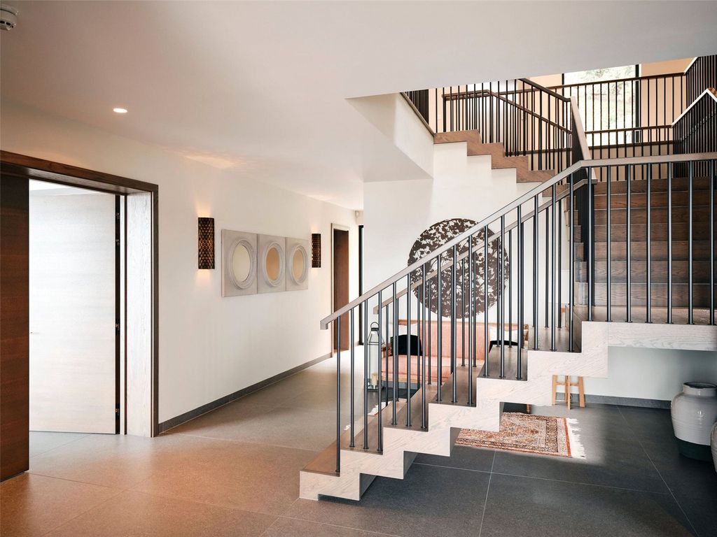 Property photo 2 of 34 Main Reception Area