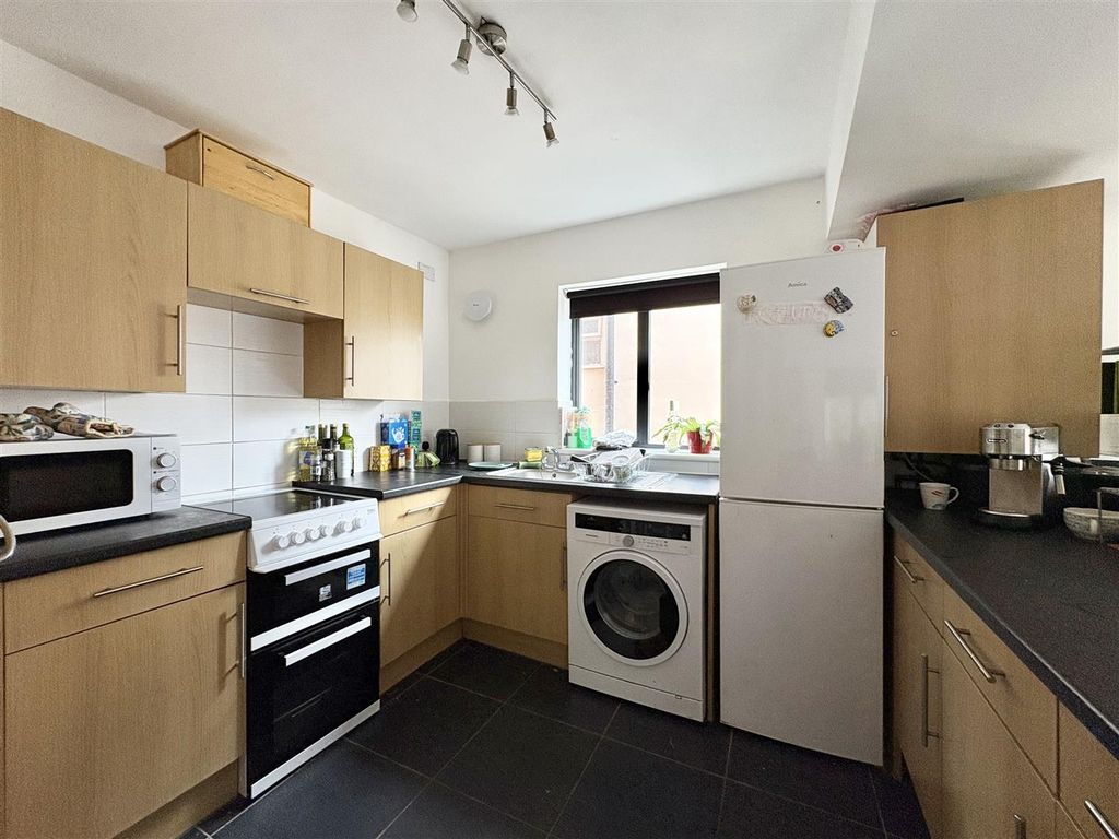 Property photo 3 of 17 Image00002.Jpeg