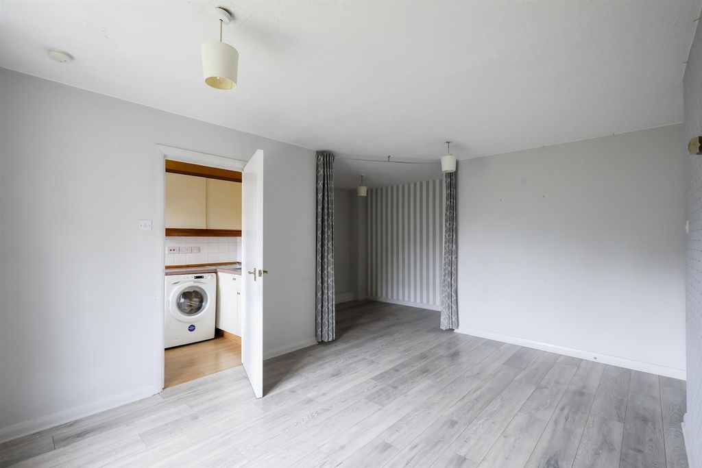 Property photo 3 of 4