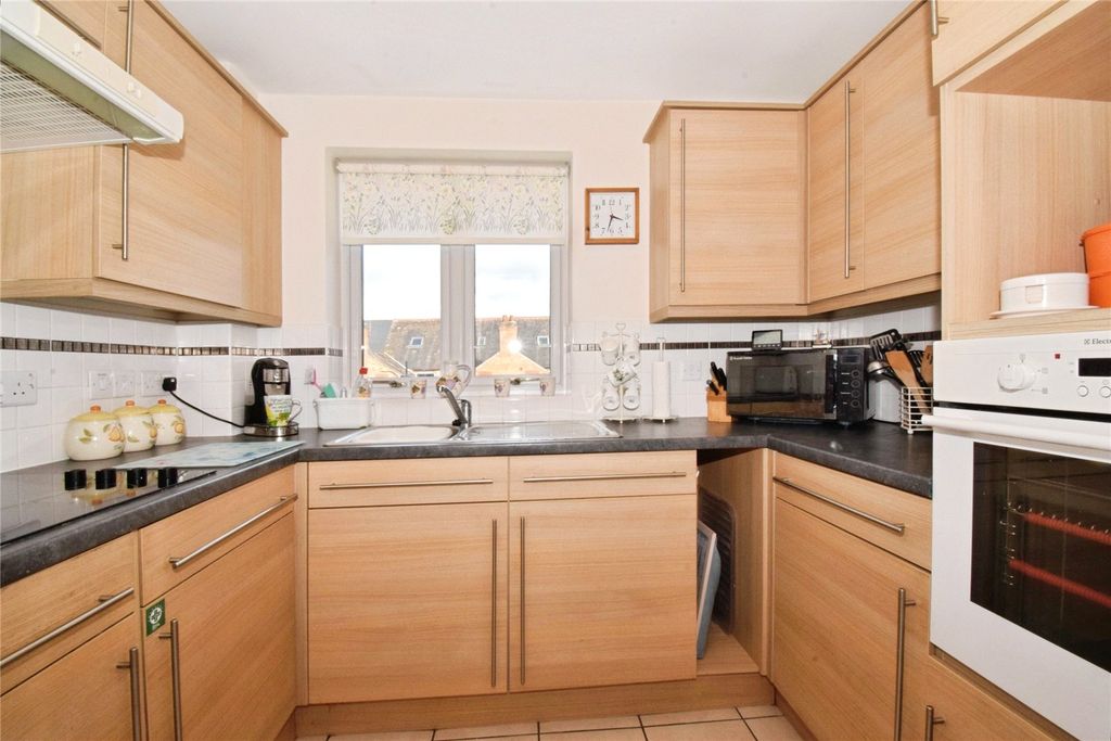 Property photo 3 of 16 Kitchen