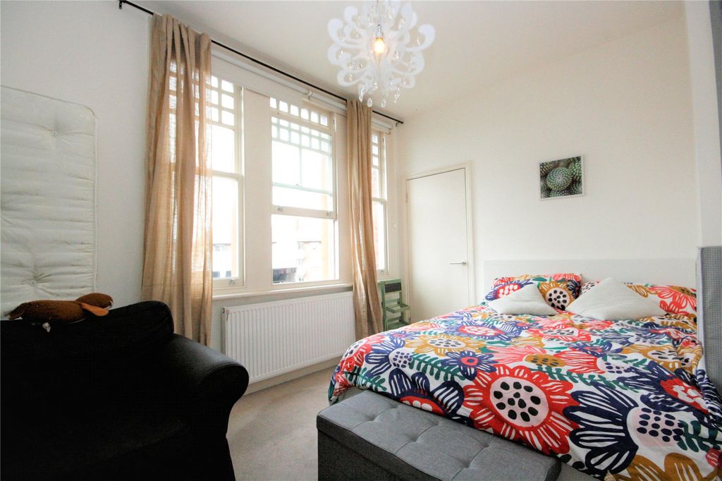 Property photo 3 of 5 Picture No. 05