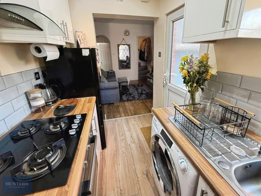 Property photo 2 of 11 Kitchen