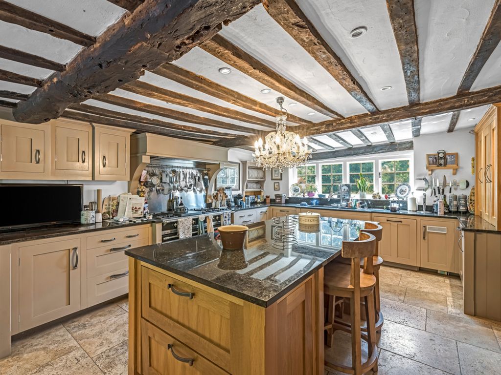 Property photo 3 of 27