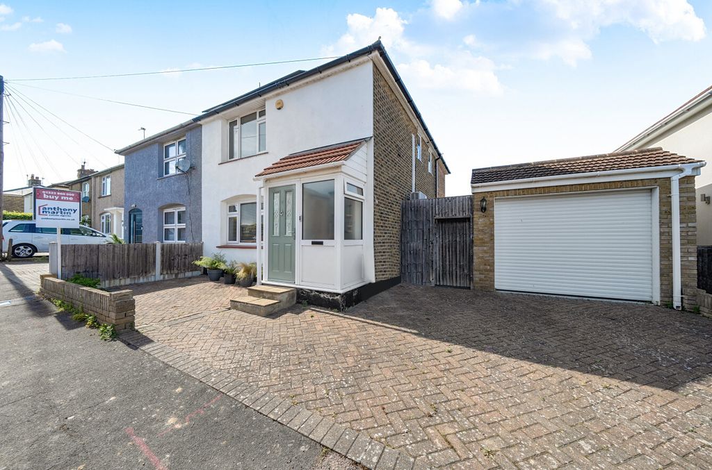 Property photo 2 of 20 1464571-1-6A0F306...