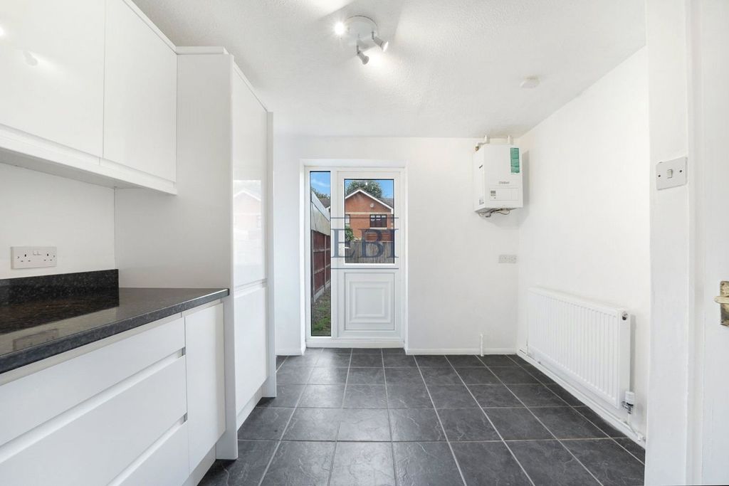 Property photo 3 of 15 Picture No. 15