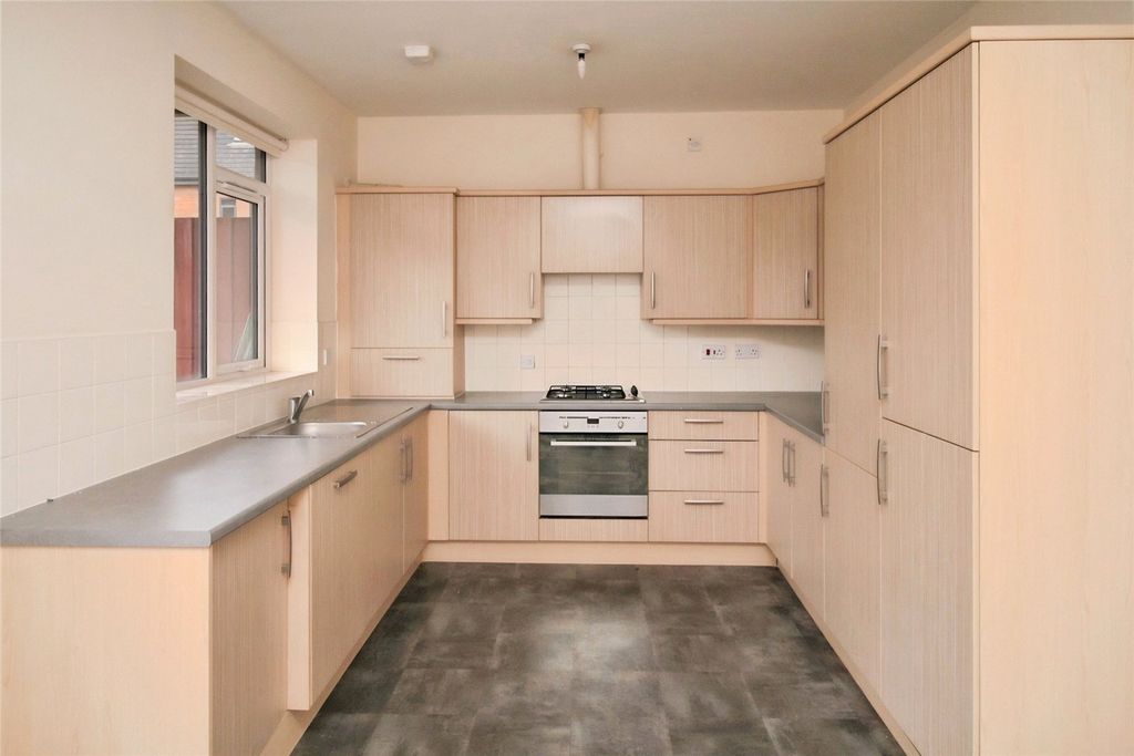 Property photo 3 of 15 Picture No. 06