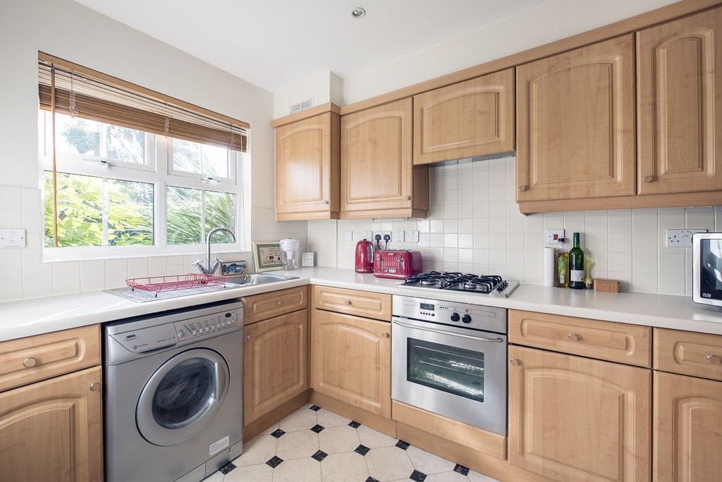 Property photo 2 of 10