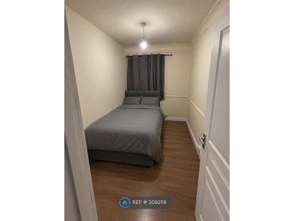 Property photo 3 of 13 Single Room