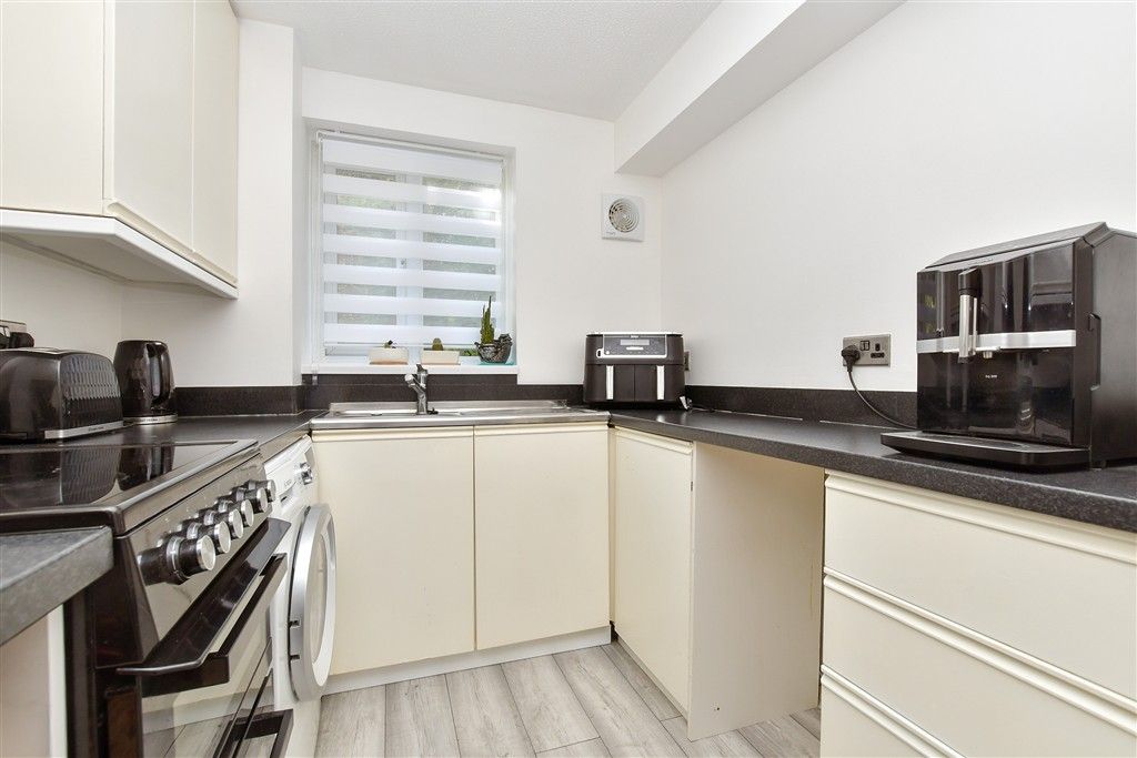 Property photo 3 of 13 Kitchen
