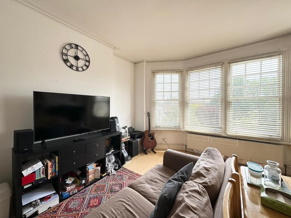 Property photo 2 of 8