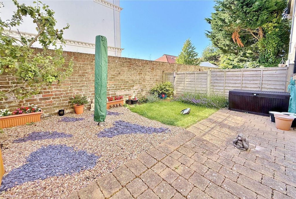 Property photo 3 of 16 Picture No. 10