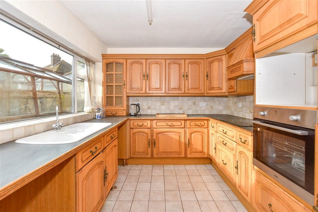 Property photo 1 of 9 Kitchen