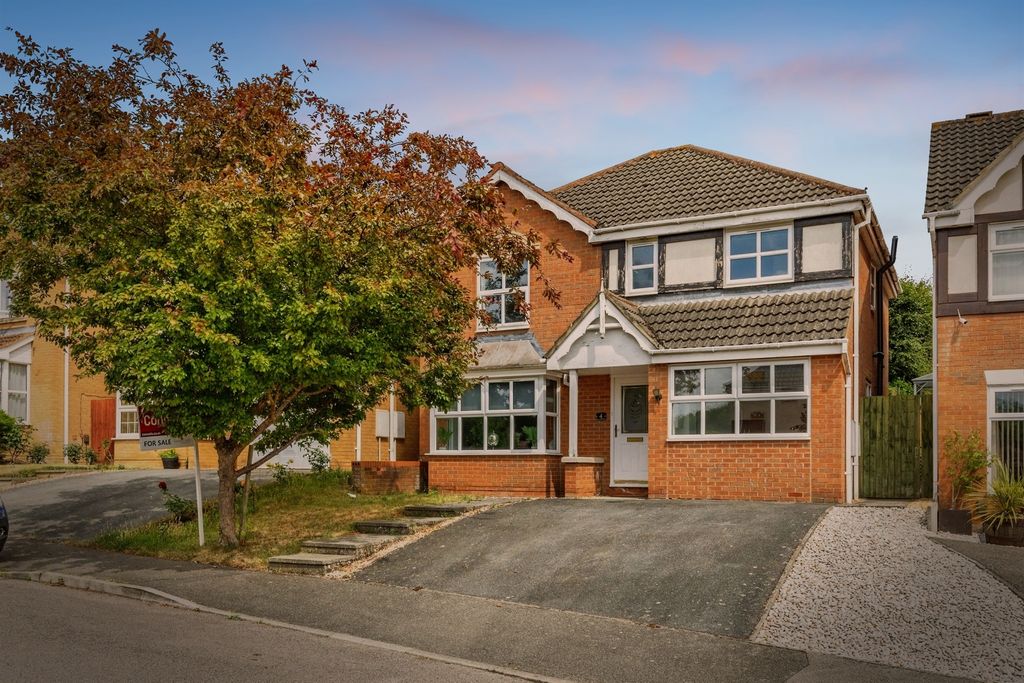 Property photo 1 of 18