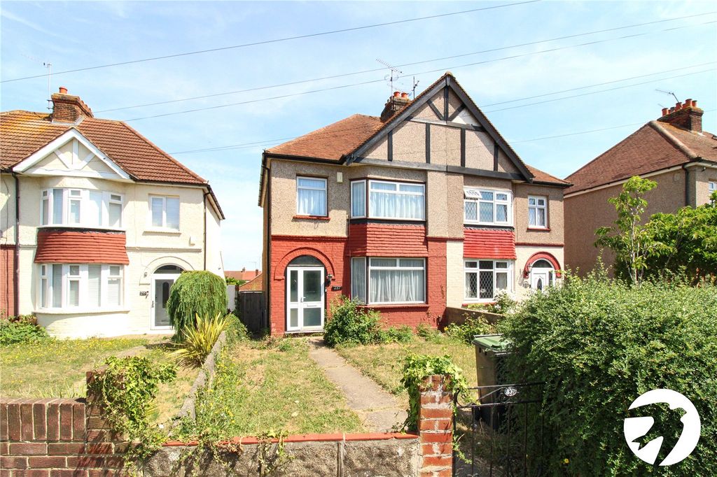 Property photo 1 of 9 Front