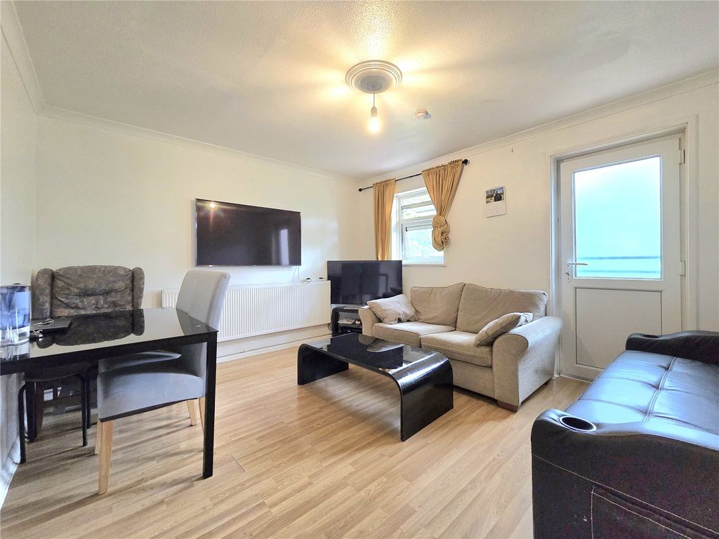 Property photo 3 of 11 Picture No. 08