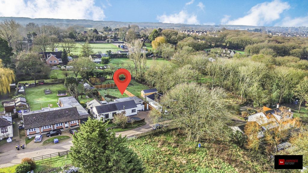 Property photo 2 of 28