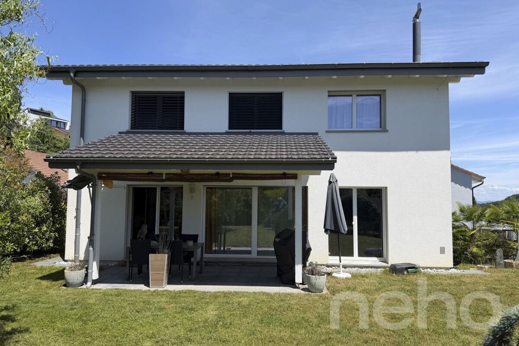 Property photo 3 of 12