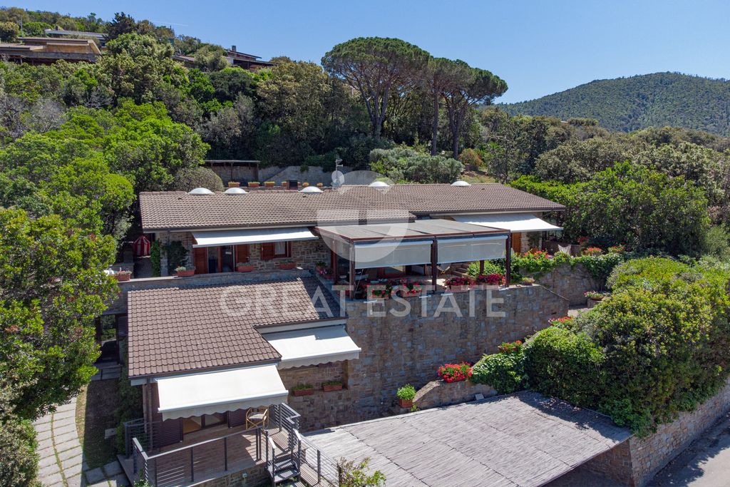 Property photo 2 of 33