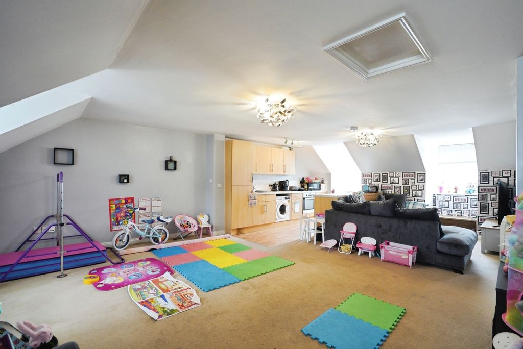 Property photo 2 of 11 Open Plan Living