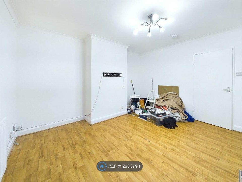 Property photo 3 of 16 Livind Room (Front Reception)