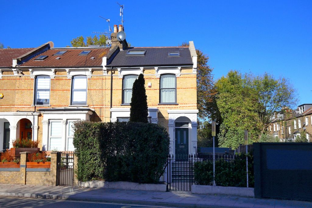 Property photo 2 of 8