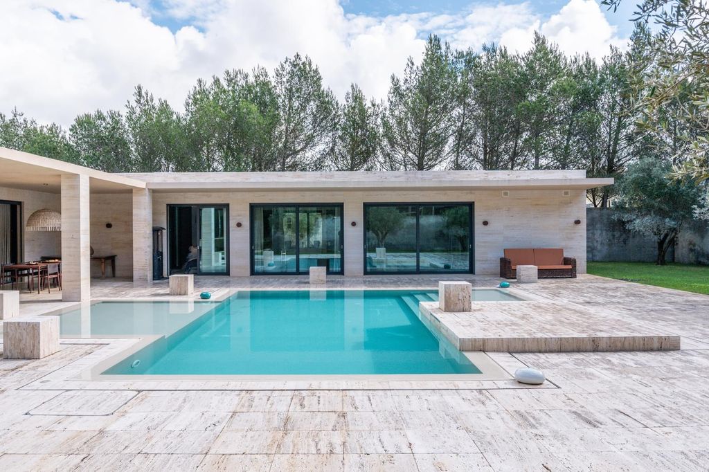 Property photo 3 of 21