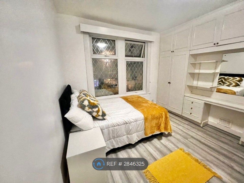 Property photo 1 of 5 Room 4