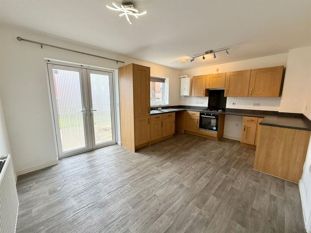 Property photo 2 of 18 Kitchen/Diner