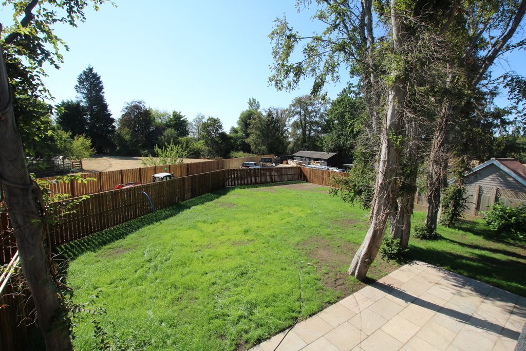 Property photo 3 of 7 Grainstorea