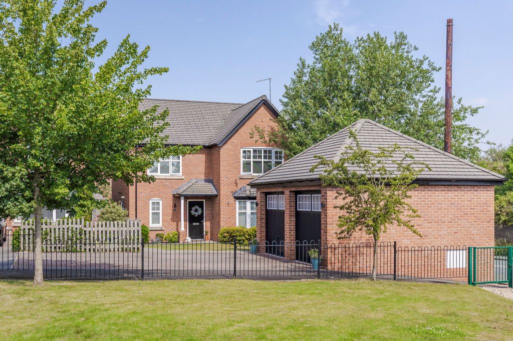 Property photo 1 of 36