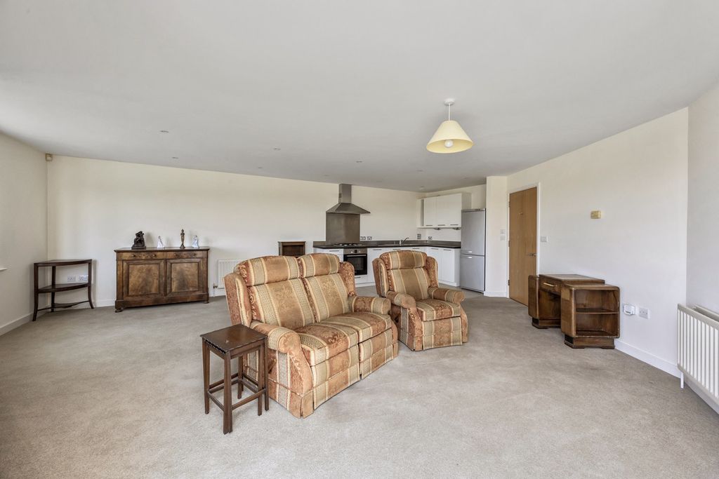 Property photo 3 of 35
