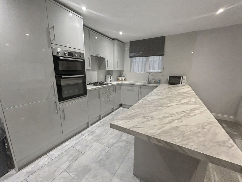 Property photo 3 of 11 Kitchen/Diner/Lounge