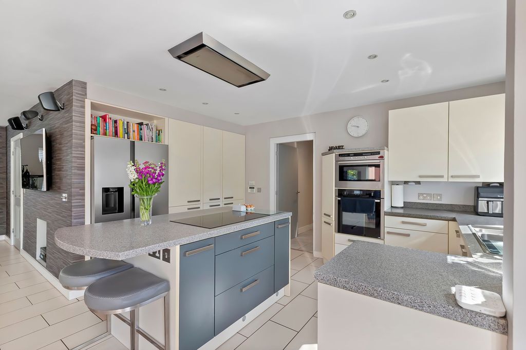 Additional image 8 of 4 bed detached house for saleLong Lane, Harden BD16