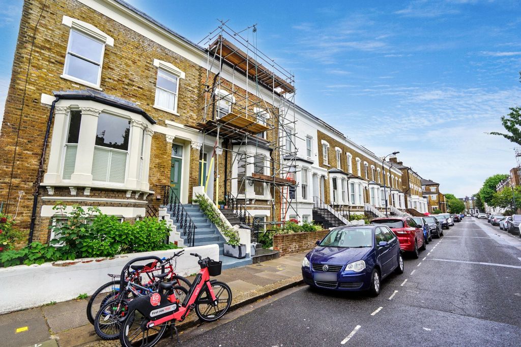 Property photo 2 of 9 22B Benbow Road, London W6 0Ag