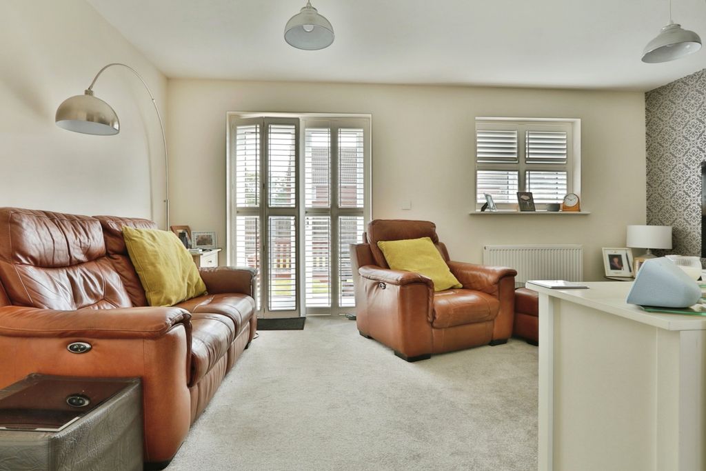 Property photo 3 of 15 4182537