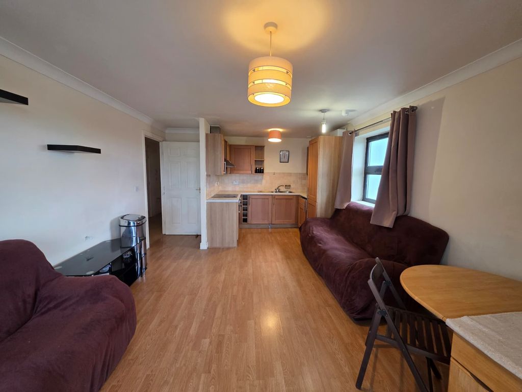 Property photo 2 of 9