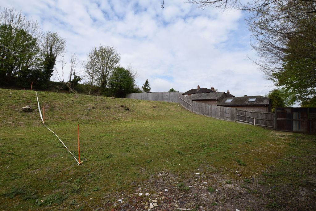 Property photo 3 of 9 Photo 9