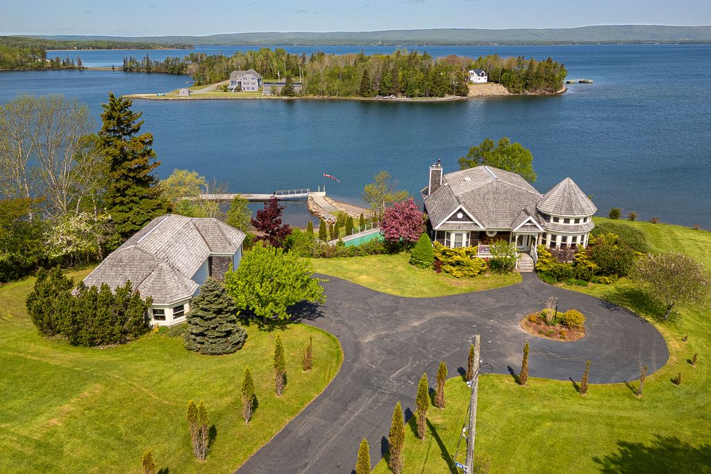 Property photo 3 of 52