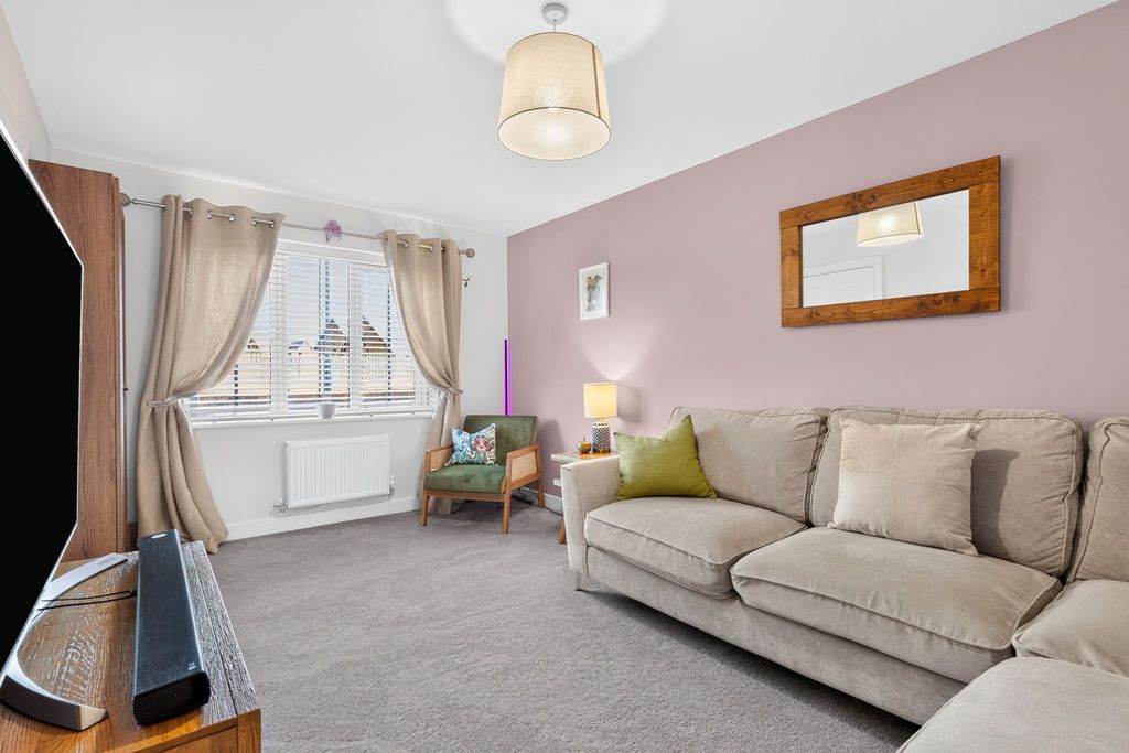 Property photo 2 of 16 Photo 7