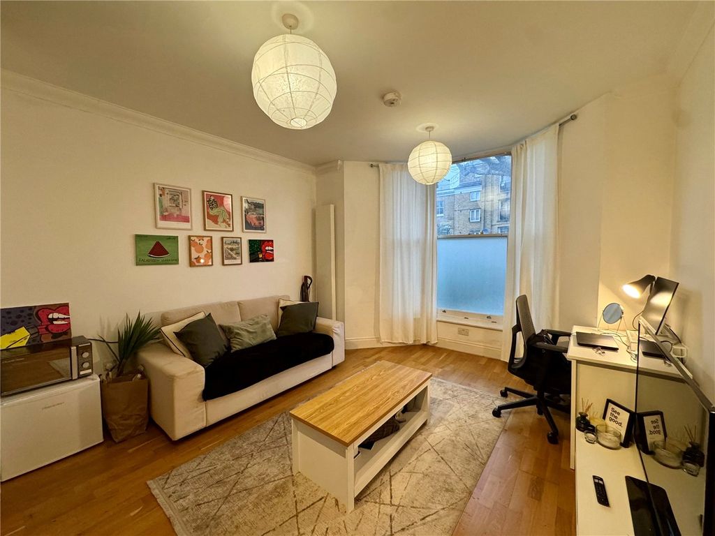 Property photo 3 of 9 Picture No. 25