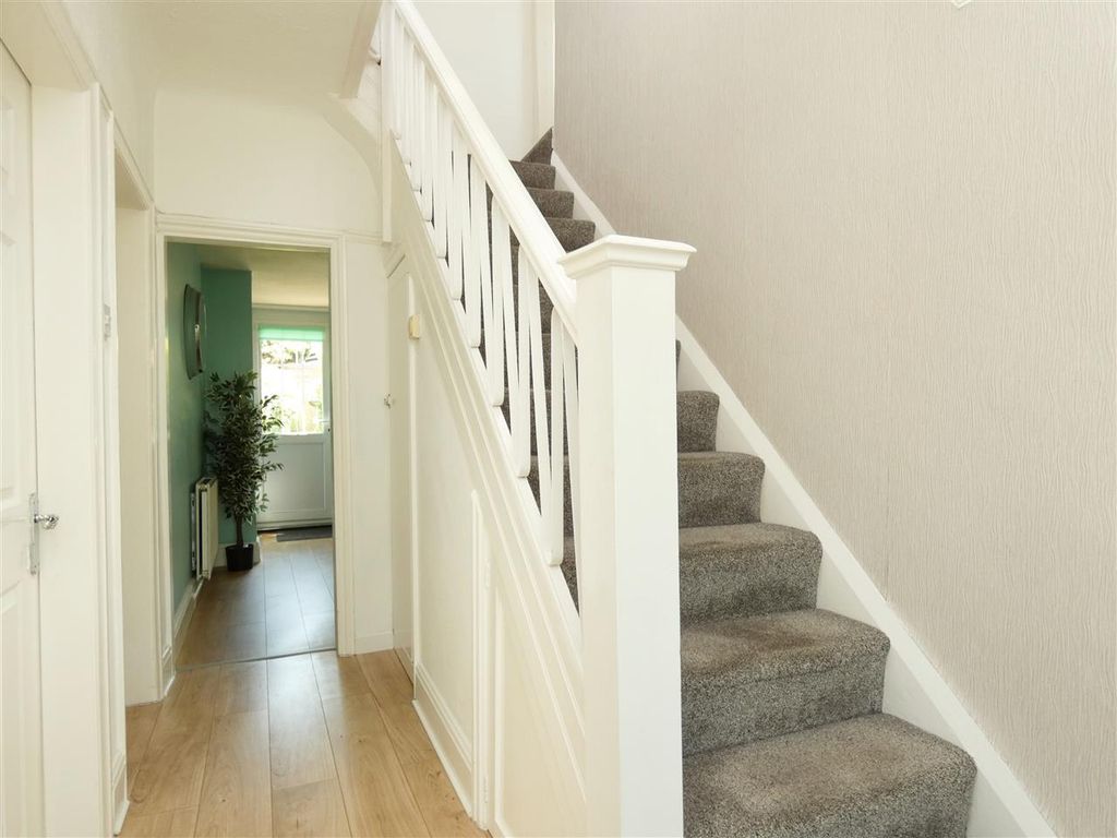 Property photo 3 of 22 Hall