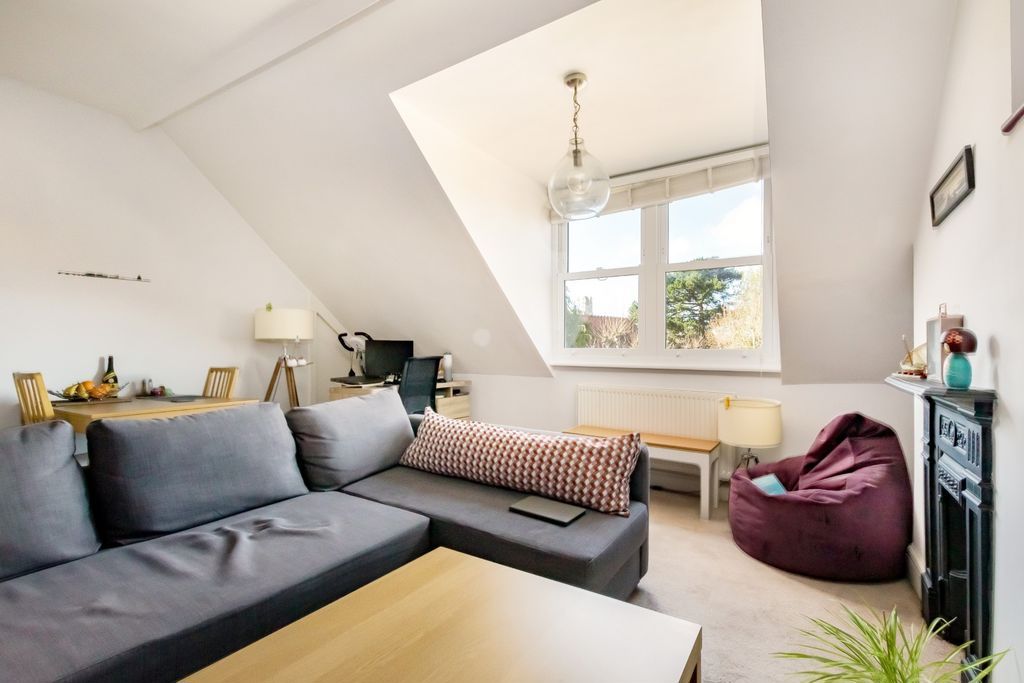 Property photo 2 of 8 Sitting Room