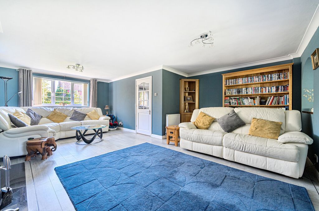 Property photo 3 of 23 1353792-8-68ce8Fd...