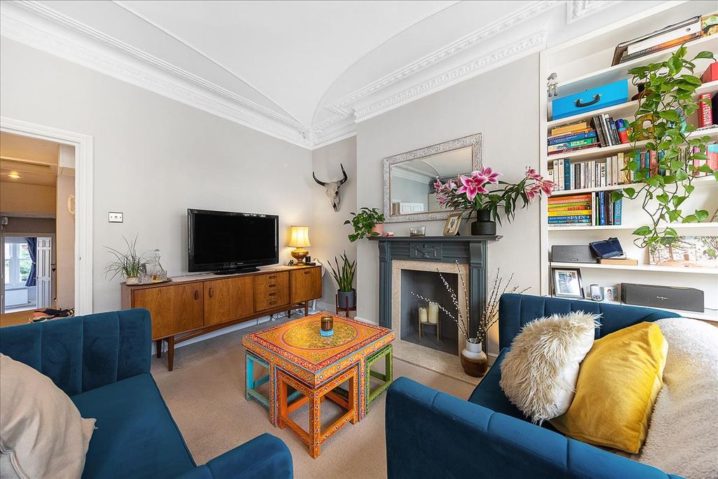 Property photo 2 of 18