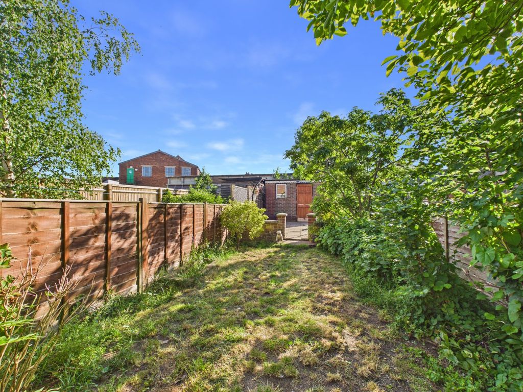Property photo 3 of 16 Picture No. 12