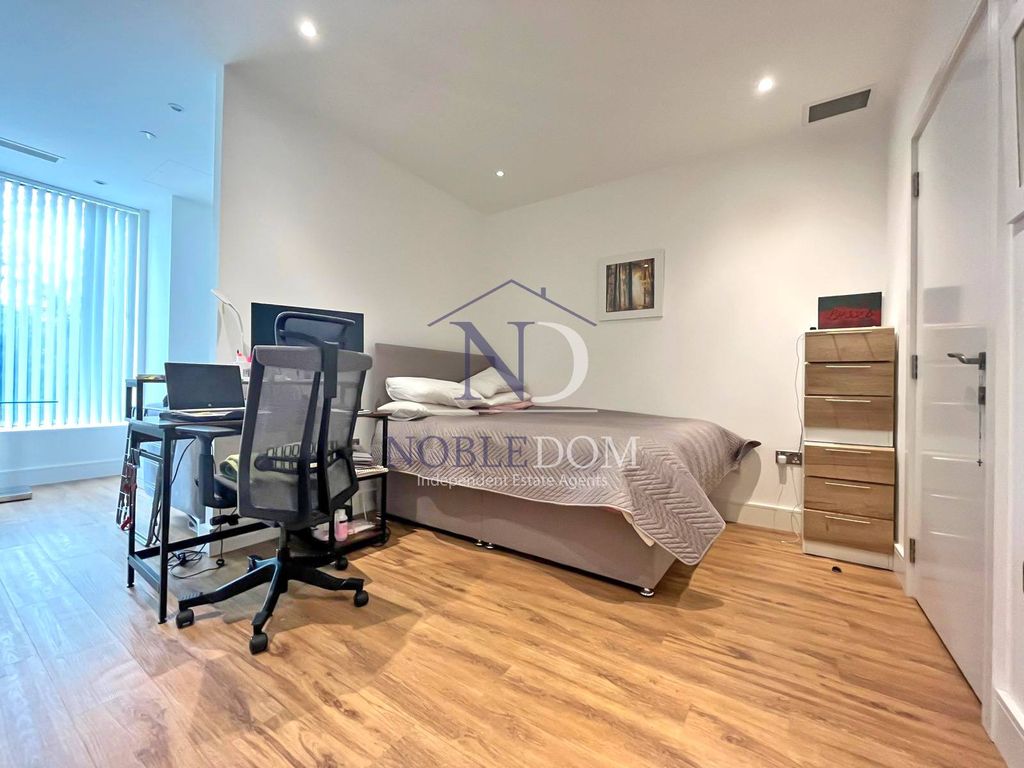 Property photo 3 of 11 Gallery