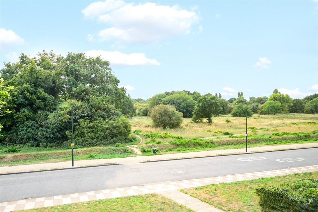 Property photo 2 of 25 Picture No. 21