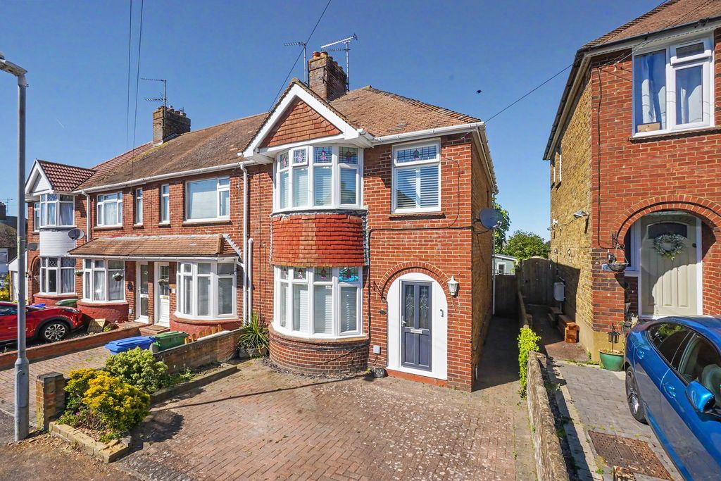 Property photo 1 of 26