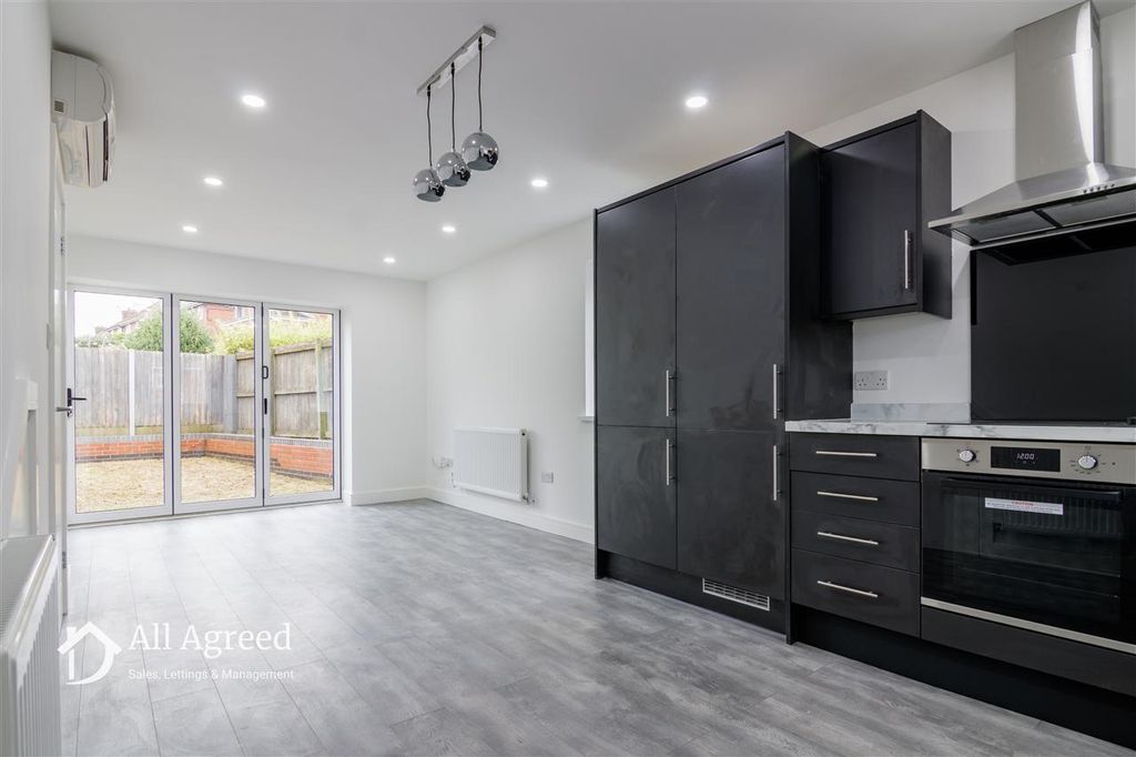 Property photo 2 of 12 Kitchen/Living Room