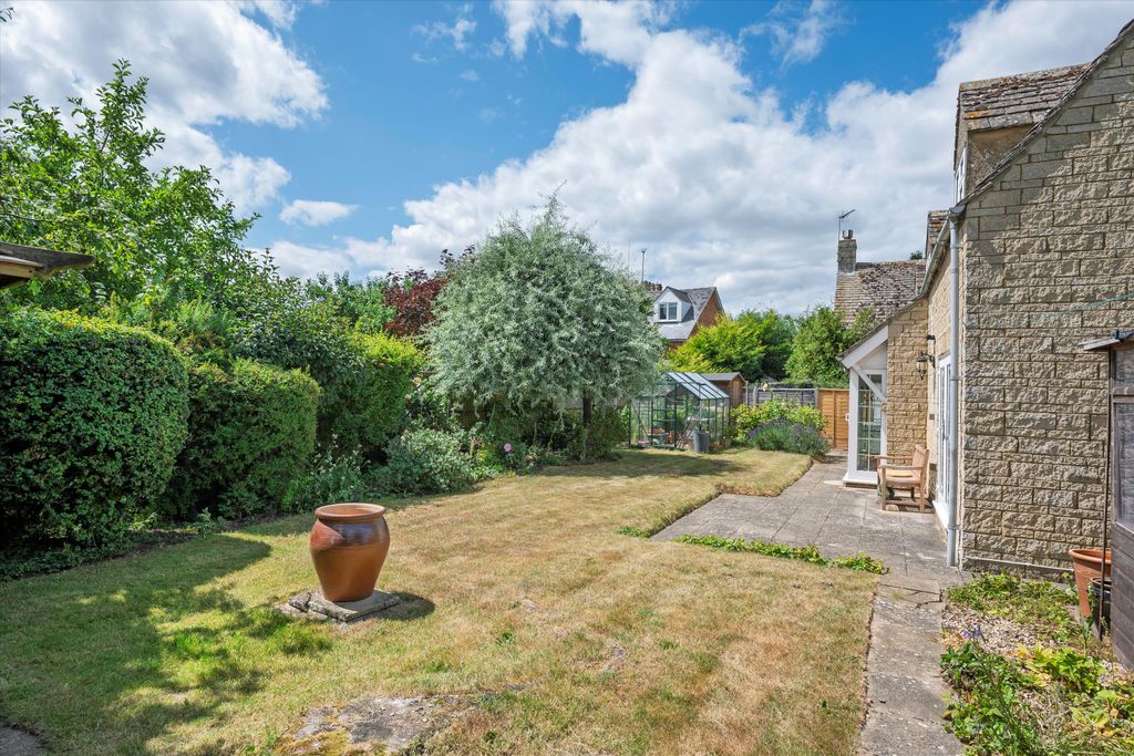 Property photo 2 of 16 Image